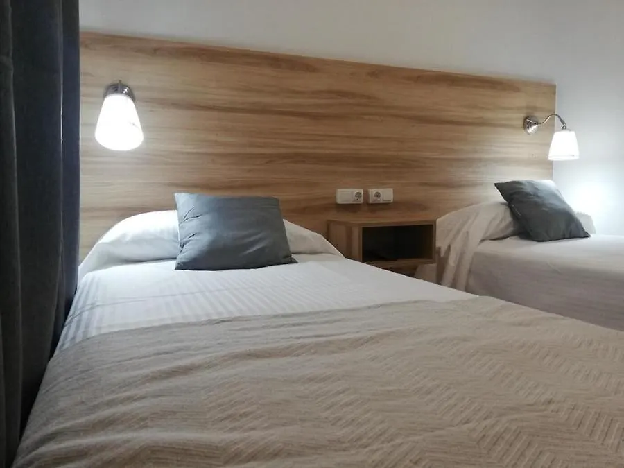 VÍA SEVILLA - CÁDIZ Alojamiento&Restaurante El Cuervo  Hotel